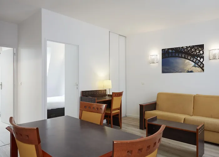 Adagio Access Philippe Auguste Aparthotel 2*