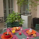 巴黎菲利普奥古斯特爱达格公寓式酒店 2* 巴黎