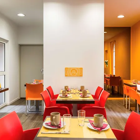 Adagio Access Philippe Auguste Aparthotel 2*