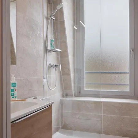 Adagio Access Philippe Auguste Paris