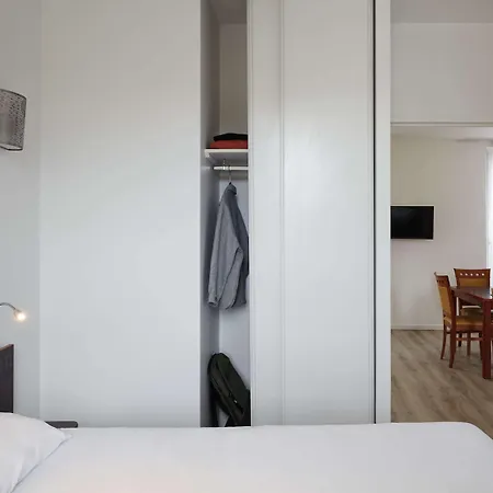 Adagio Access Philippe Auguste Paris