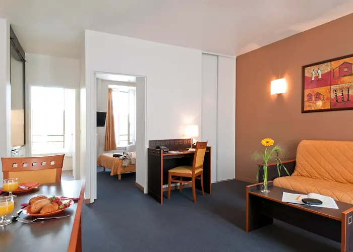 Adagio Access Philippe Auguste 2*