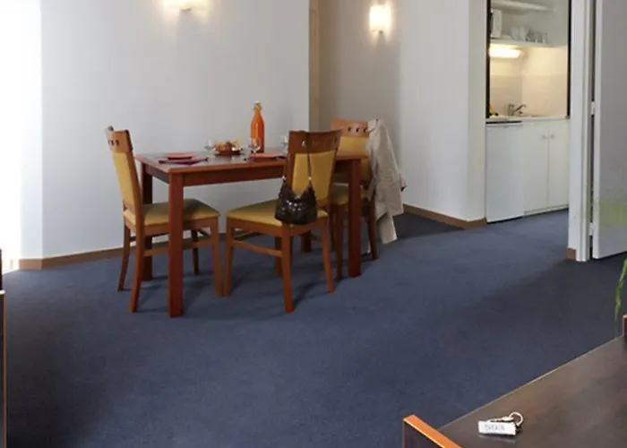 Adagio Access Philippe Auguste 2* Paris