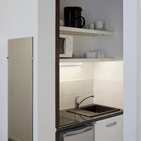 아다지오 액세스 필립 오귀스트