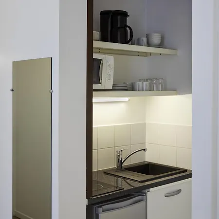Adagio Access Philippe Auguste 2* Париж
