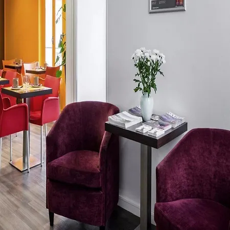 Adagio Access Philippe Auguste 2* Париж