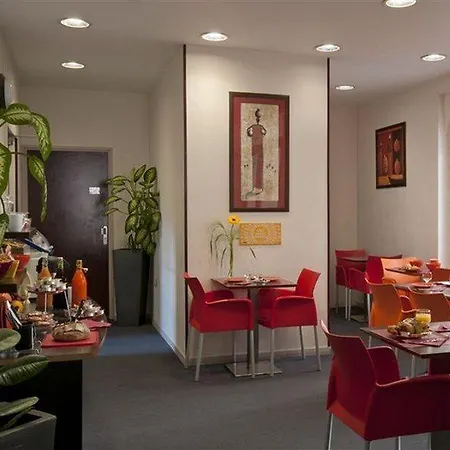 Adagio Access Philippe Auguste 2* Париж